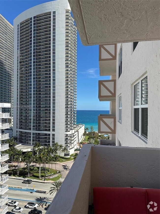 Building Photo - 1865 S Ocean Dr Unit 17D Rental