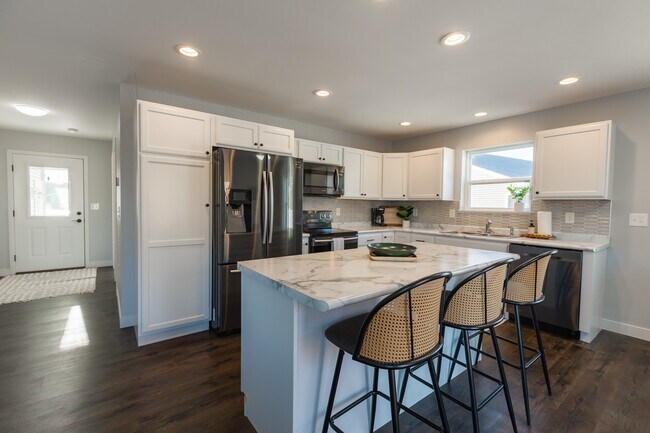 Photo - 3062 Barrington Pl