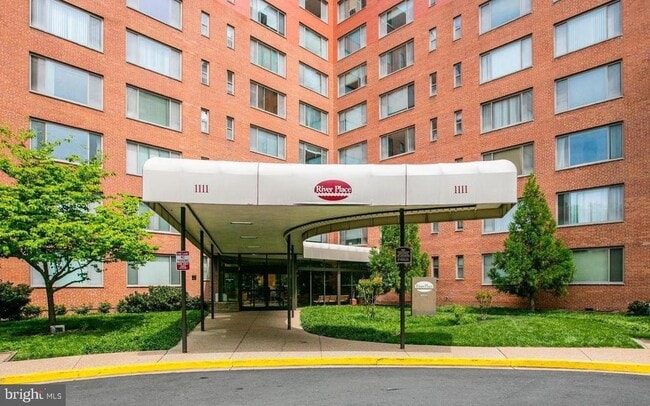 Photo - 1111 Arlington Blvd Apartment Unit 329