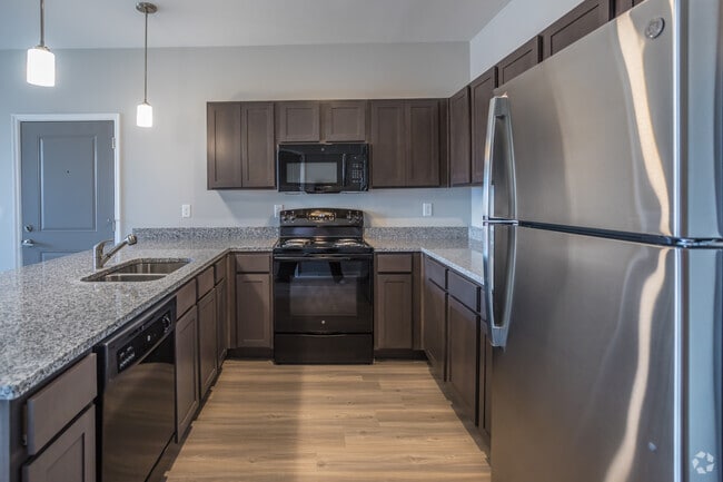 1 BR, 1 BA - 712 SF