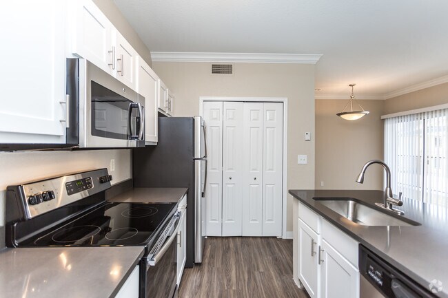 1BR, 1BA - Florence