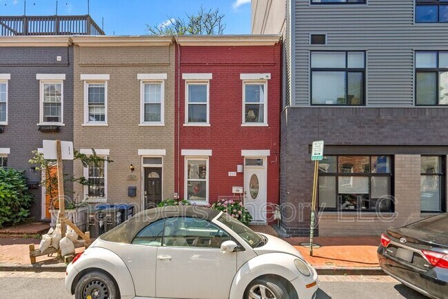 219 Parker St NE