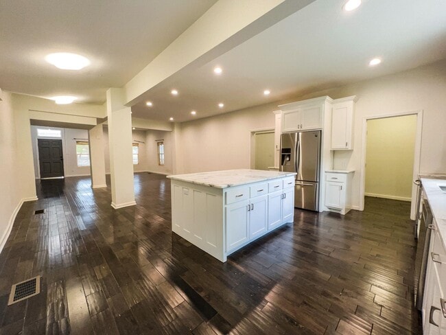 Photo - 709 Spring St