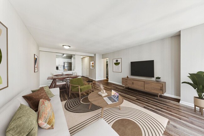 Photo - 300 E Ohio St