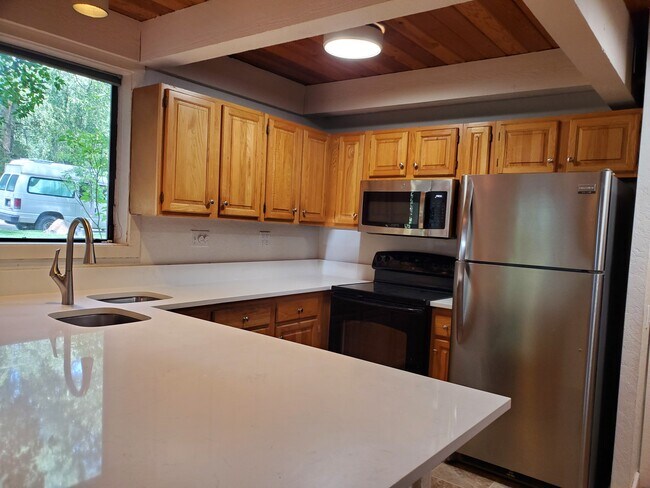 Kitchen - 101 E Cooper Ave Unit Aspen Wild Condo