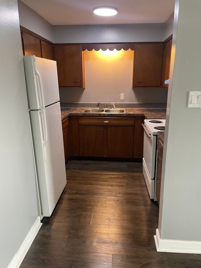 Photo - 9517 Mansfield Ave