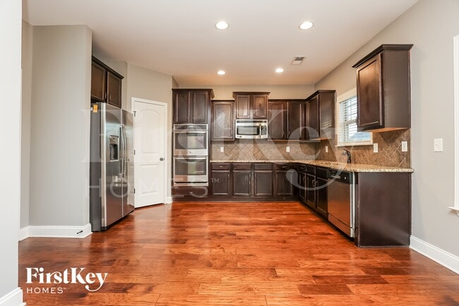 Photo - 1499 Amberly Dr