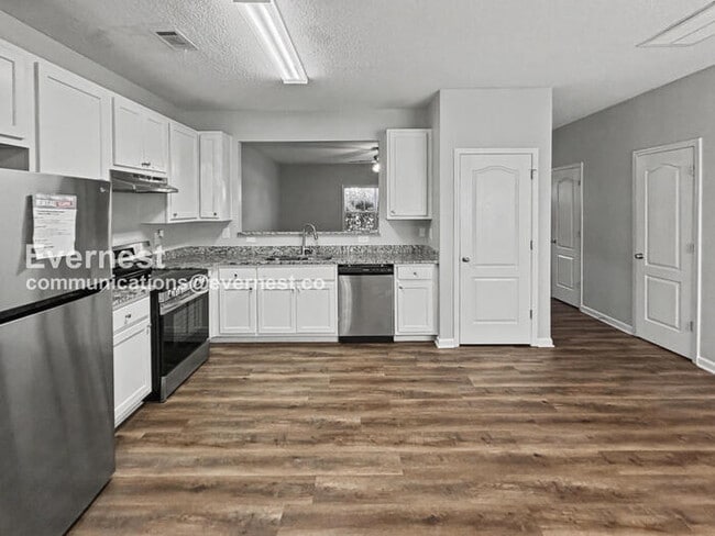 Photo - 8644 Thomas Ln