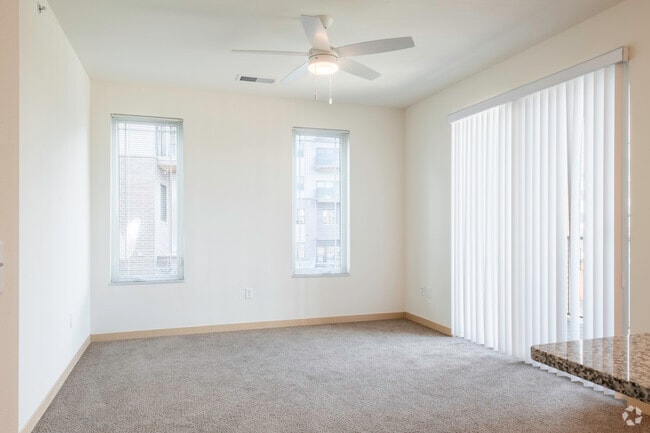 1BR, 1BA - 727SF