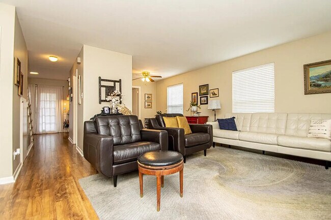 2 bedroom 1.5 bath townhome in Hillcrest
