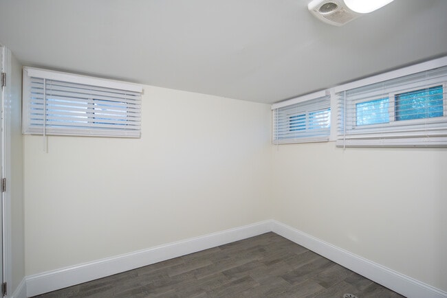 89 Morris St Unit Basement