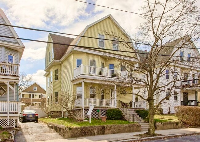 Building Photo - 84 North St Unit 1A