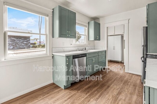 Photo - 915 Civic Center Dr