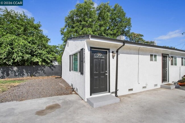 Photo - 2225 E Myrtle St