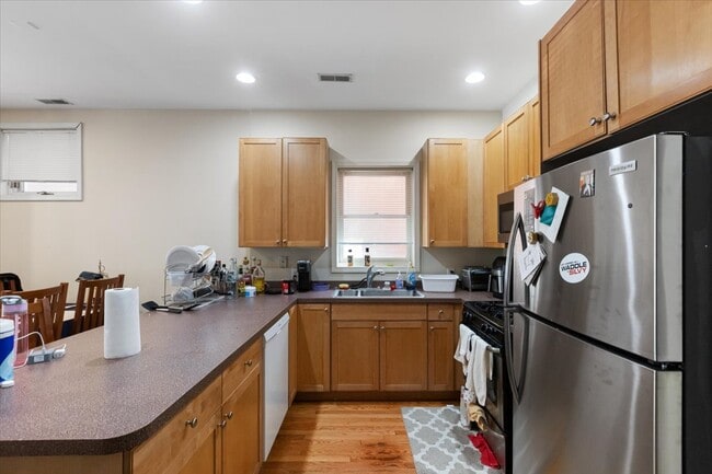 Photo - 2338 N Greenview Ave Unit 1