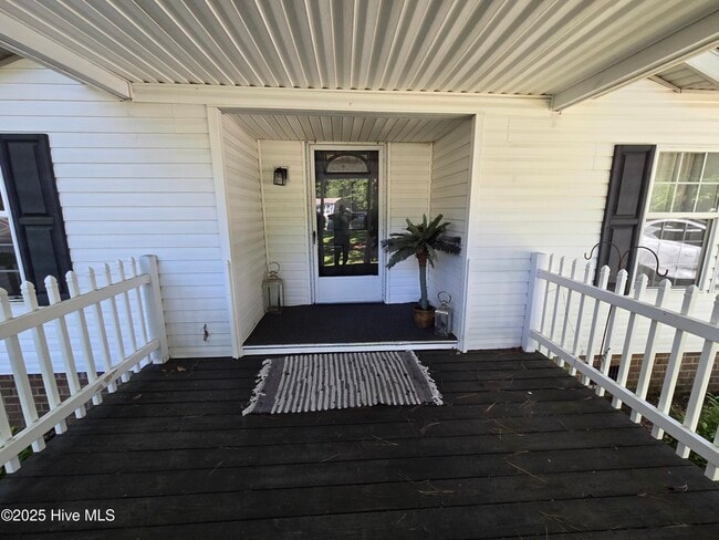 Photo - 328 Groves Point Cir