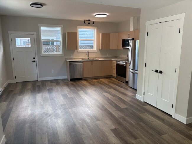 Photo - 4549 Suncrest Rd Unit B