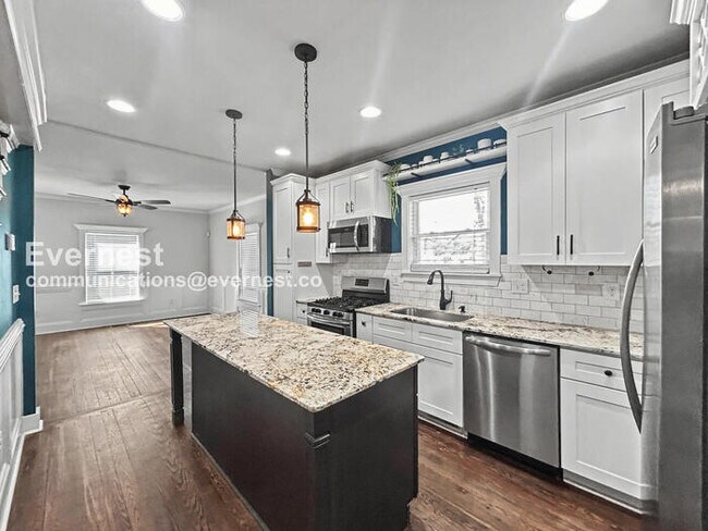 Photo - 1845 Vesta Ave