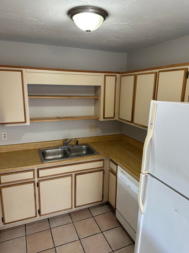 Photo - 370 Hayden Rd