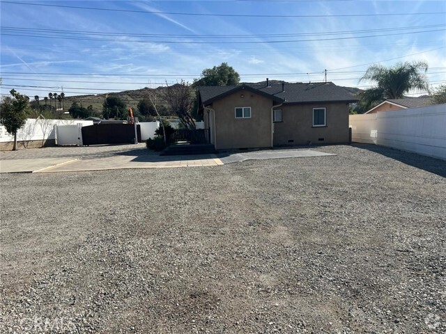 Building Photo - 7159 Jurupa Rd Rental