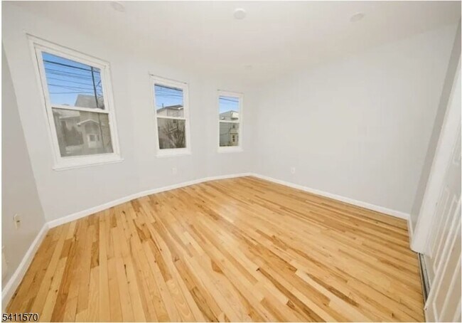 Photo - 437 Elm St Unit 1L