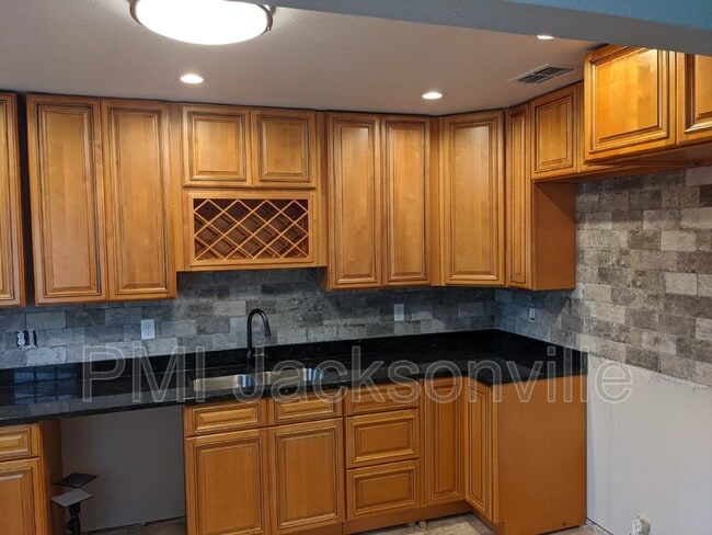 Photo - 5058 Polaris St