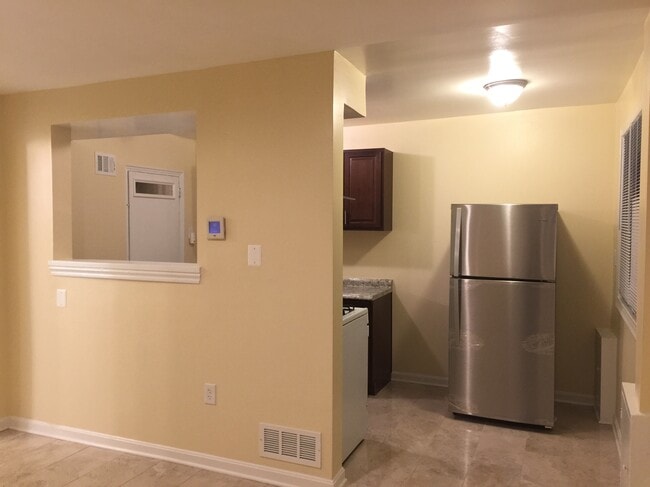 Photo - 213 N Adams St
