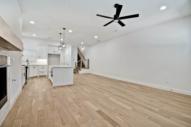 Photo - 502 W Persimmon St