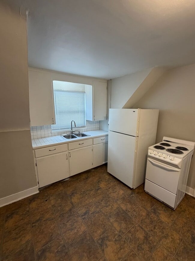 Photo - 1913 Stirling Ave Unidad 2