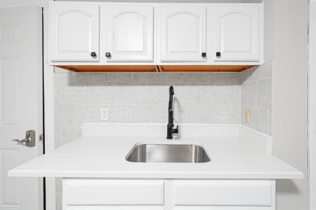 Photo - 168 Lunenburg St Unit 1L