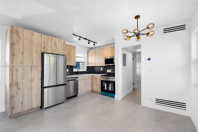 Photo - 5195 NE 18th Ave Unidad 3