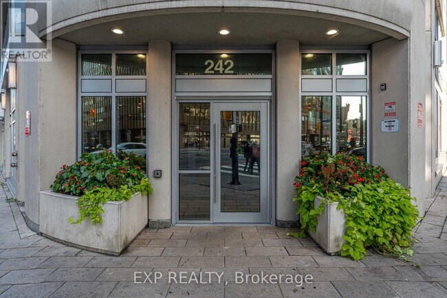 Photo - 242 Rideau St Unit 2308