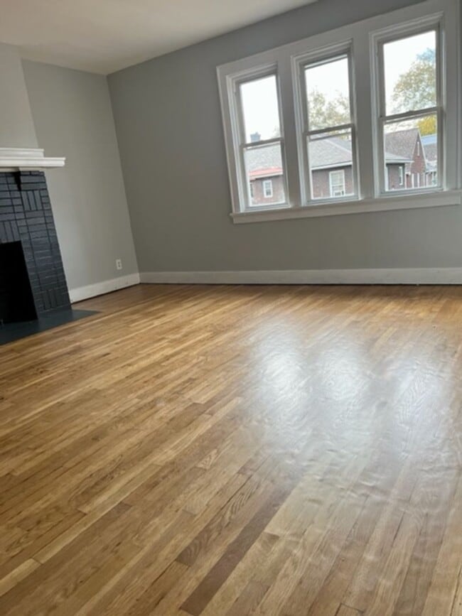 7431-7437 Penfield Ct