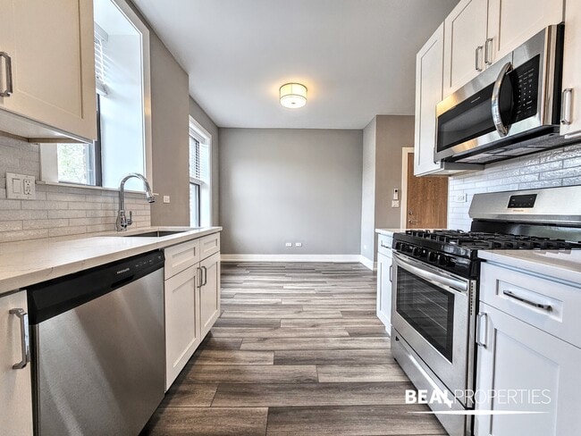 Building Photo - 3941 N Janssen Ave Unit 2 bed