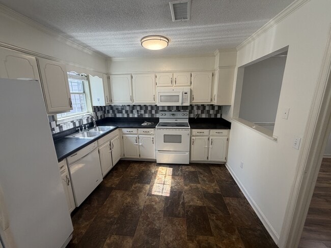 Photo - 755 E Northfield Blvd