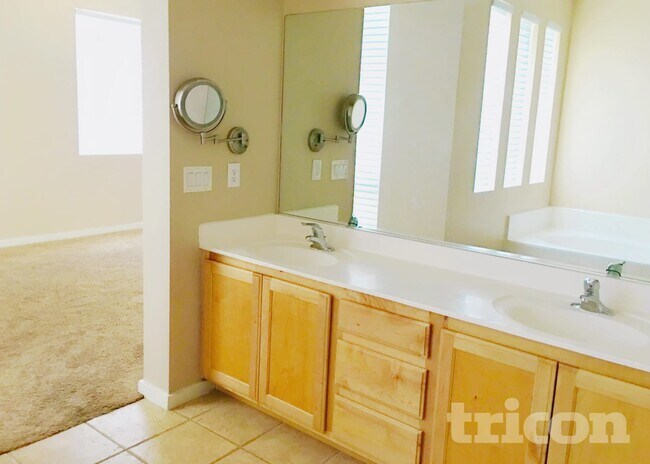 Photo - 6451 Spiced Butter Rum St