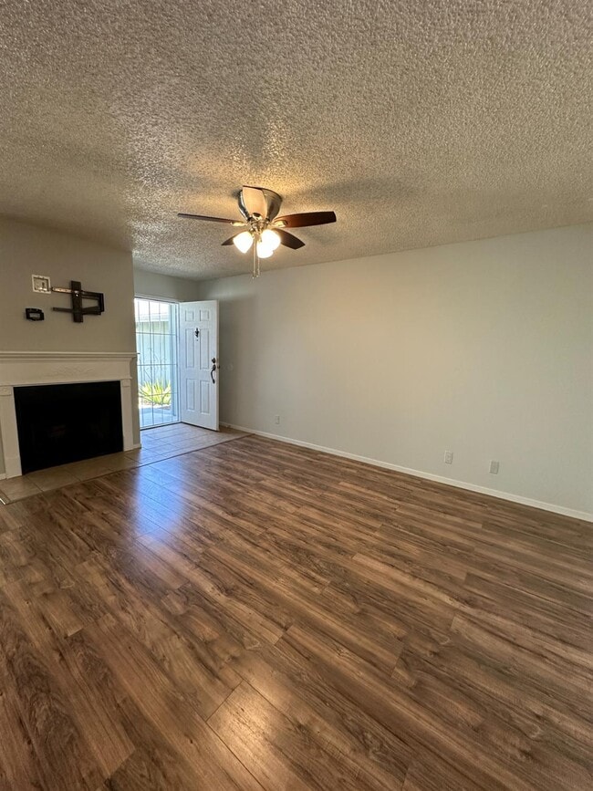 Photo - 297 E Bullard Ave Unidad 136