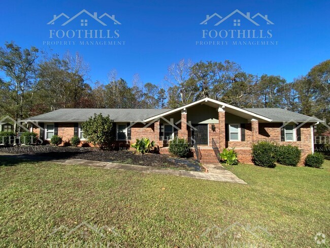 Building Photo - Quaint 3-Bedroom Brick Ranch with Custom T... Rental