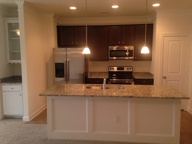 Photo - GORGEOUS 3 bed/2.5 bath Townhouse