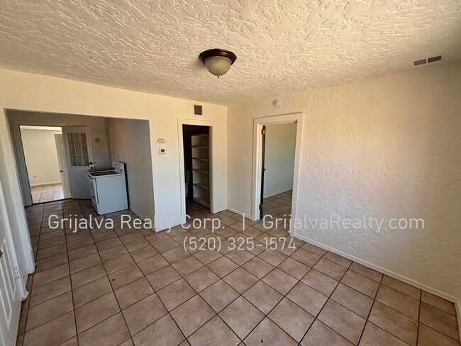 Photo - 835 W Tipton Dr Unidad 835