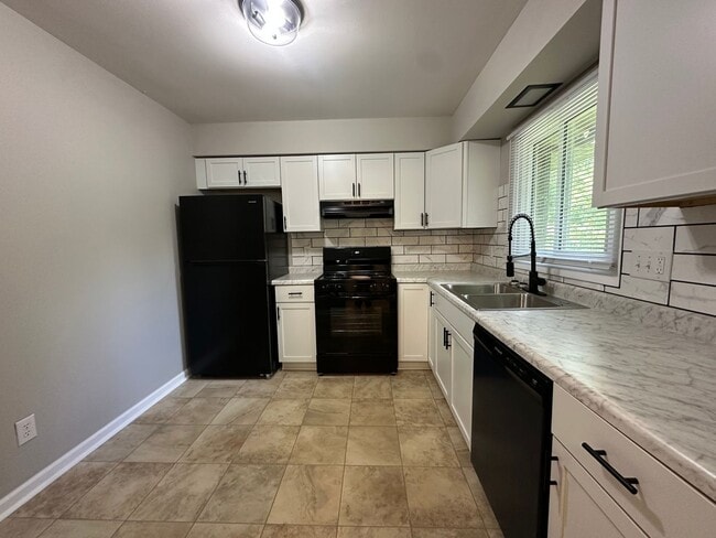 Photo - 120 Heather Hills Dr