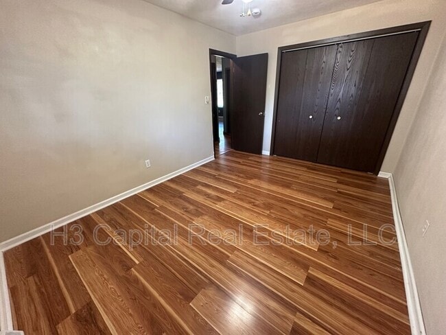 Photo - 109 E Poos Dr