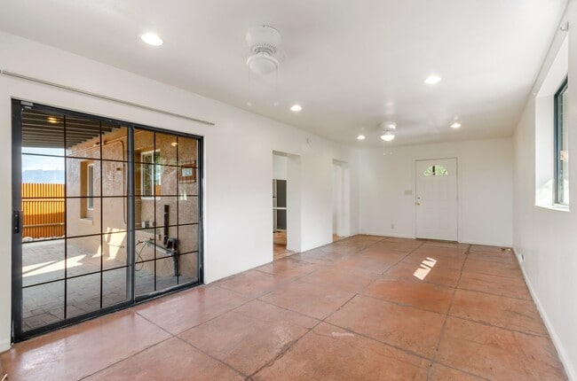 Photo - 1030 N Tucson Blvd