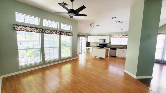 Photo - 201 Rio Vista Dr