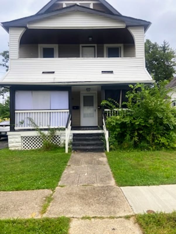 Building Photo - 2833 E 100th St Rental