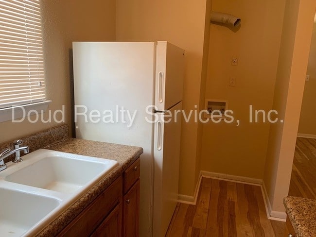 Photo - 3719 Turnpike Rd Unidad 103