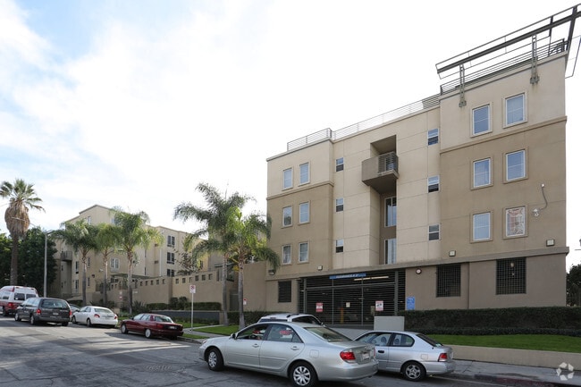 Photo - Wilshire Courtyard Apartments