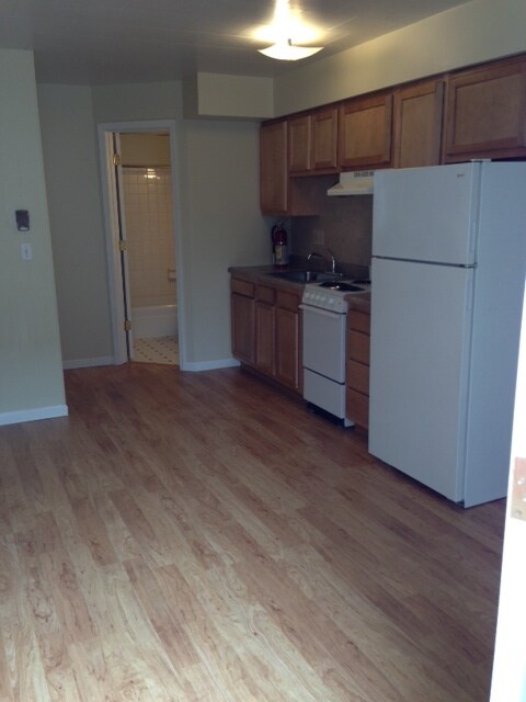 Photo - 429 E Broadway St Unit #4