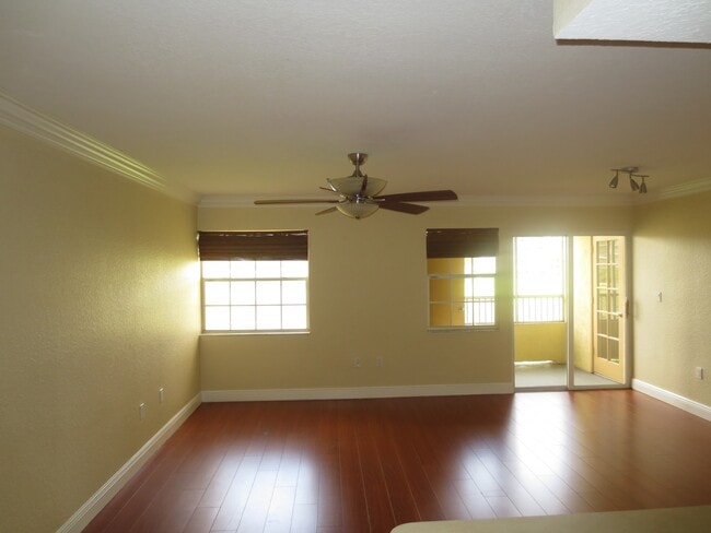 Building Photo - 2841 N Oakland Forest Dr Unit 208