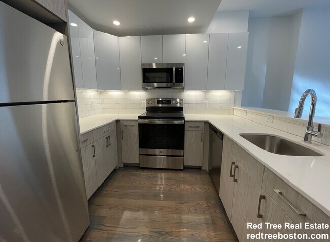 Photo - 1402 Beacon St